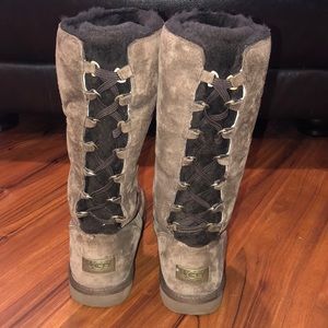 UGG BOOT WITH LACE UP BACK